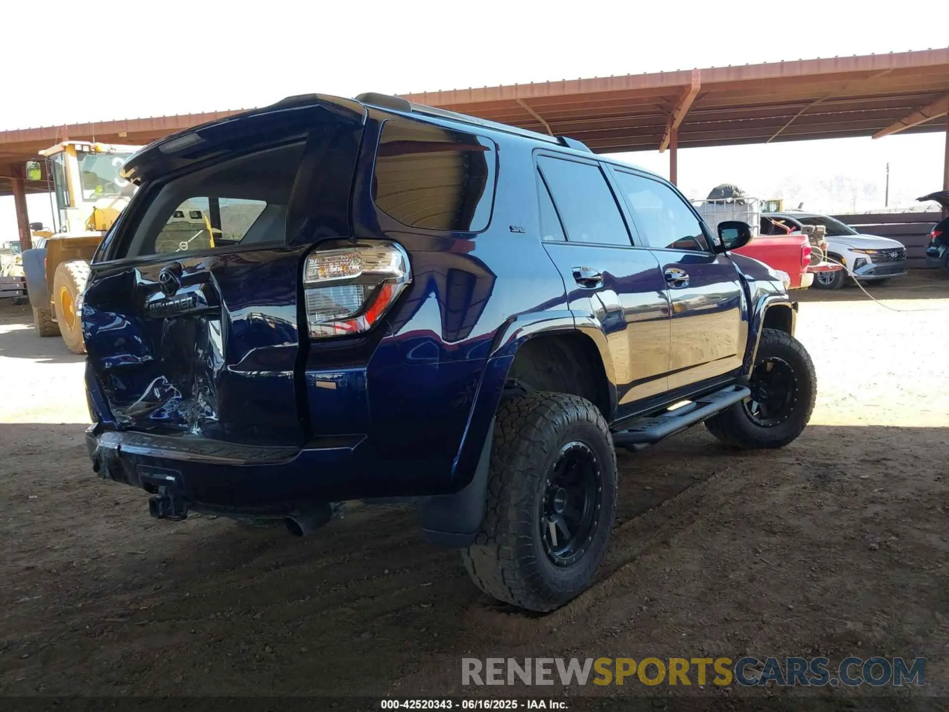 4 Photograph of a damaged car JTENU5JR7N6039432 TOYOTA 4RUNNER 2022