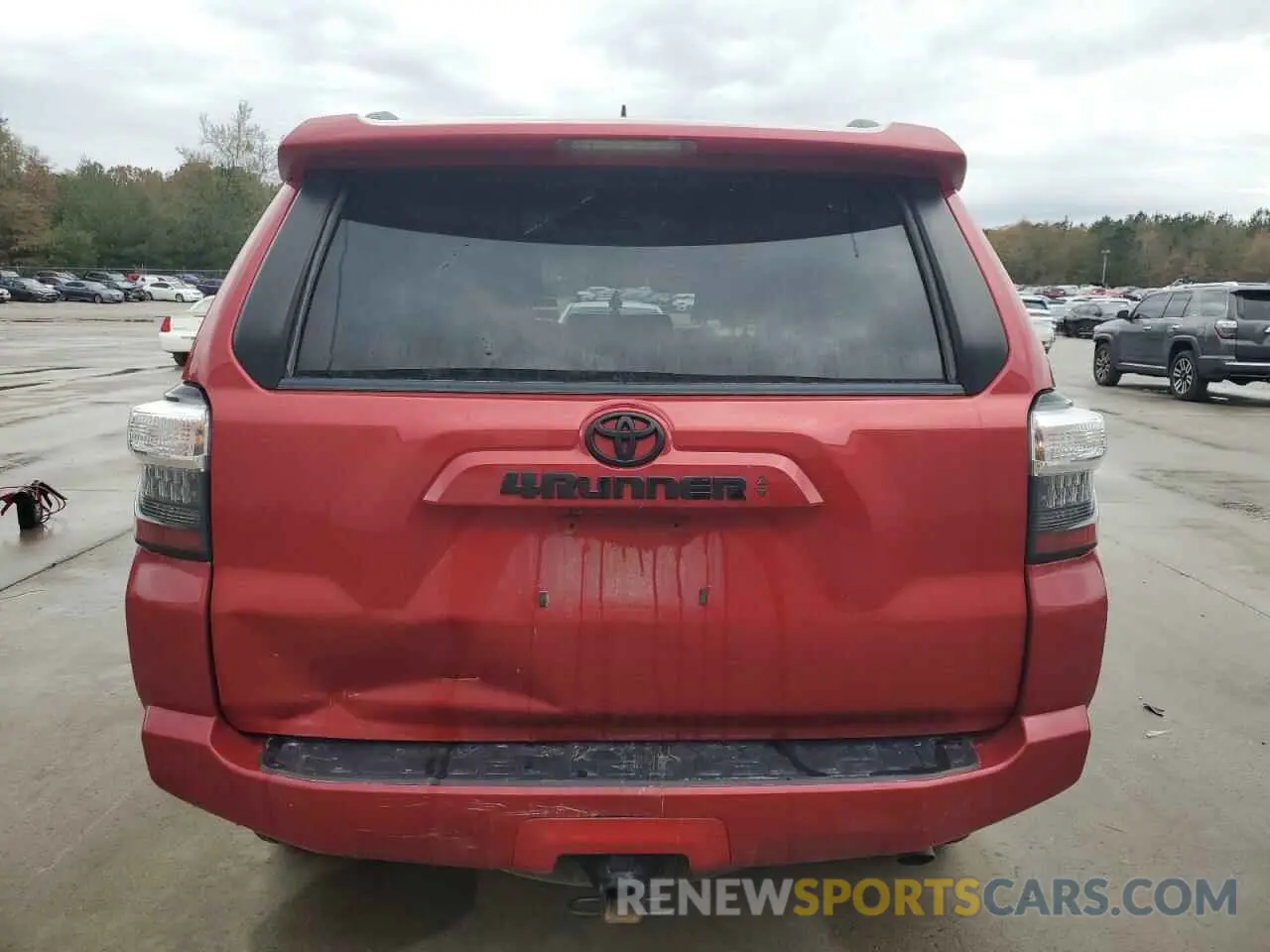 6 Photograph of a damaged car JTENU5JR7N6039589 TOYOTA 4RUNNER 2022
