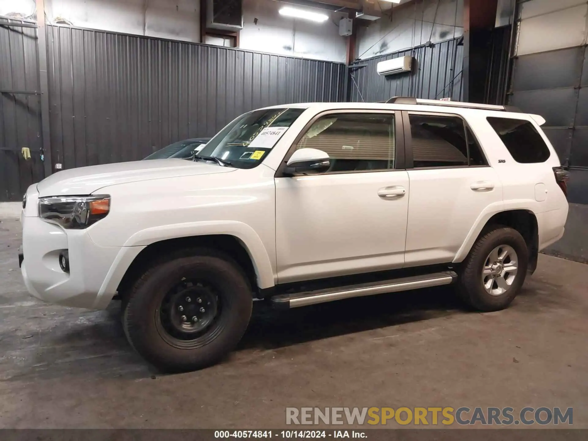 15 Photograph of a damaged car JTENU5JR7N6083964 TOYOTA 4RUNNER 2022