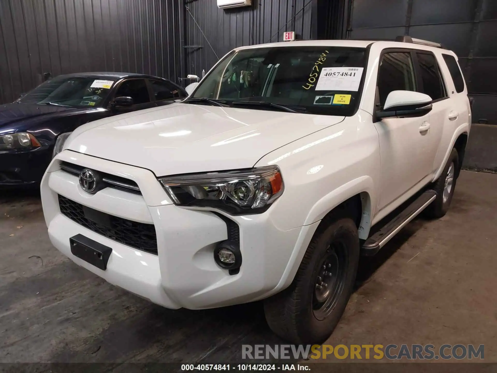 2 Photograph of a damaged car JTENU5JR7N6083964 TOYOTA 4RUNNER 2022
