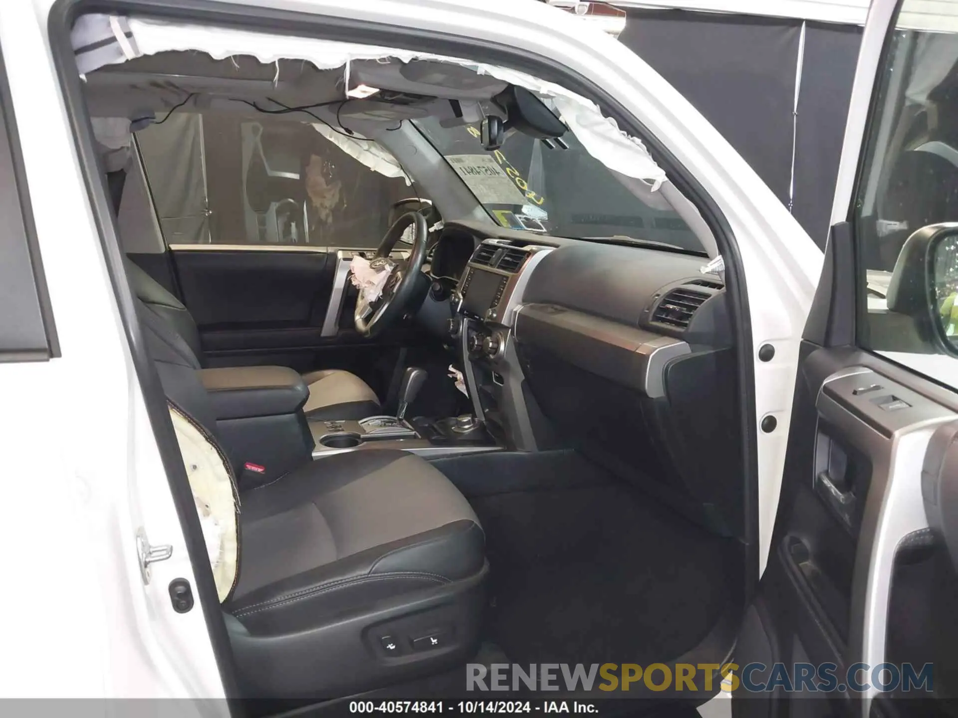 5 Photograph of a damaged car JTENU5JR7N6083964 TOYOTA 4RUNNER 2022