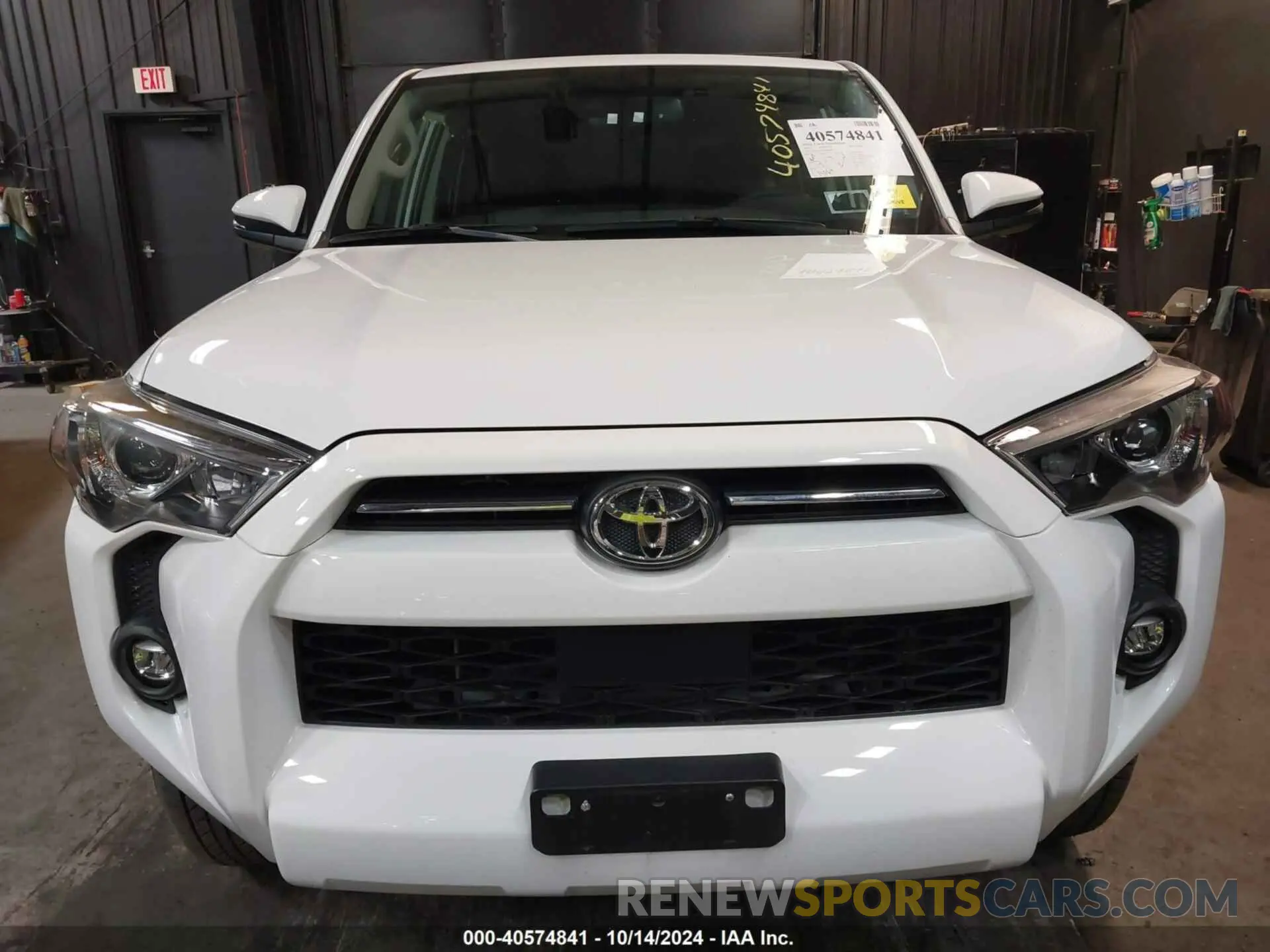 6 Photograph of a damaged car JTENU5JR7N6083964 TOYOTA 4RUNNER 2022