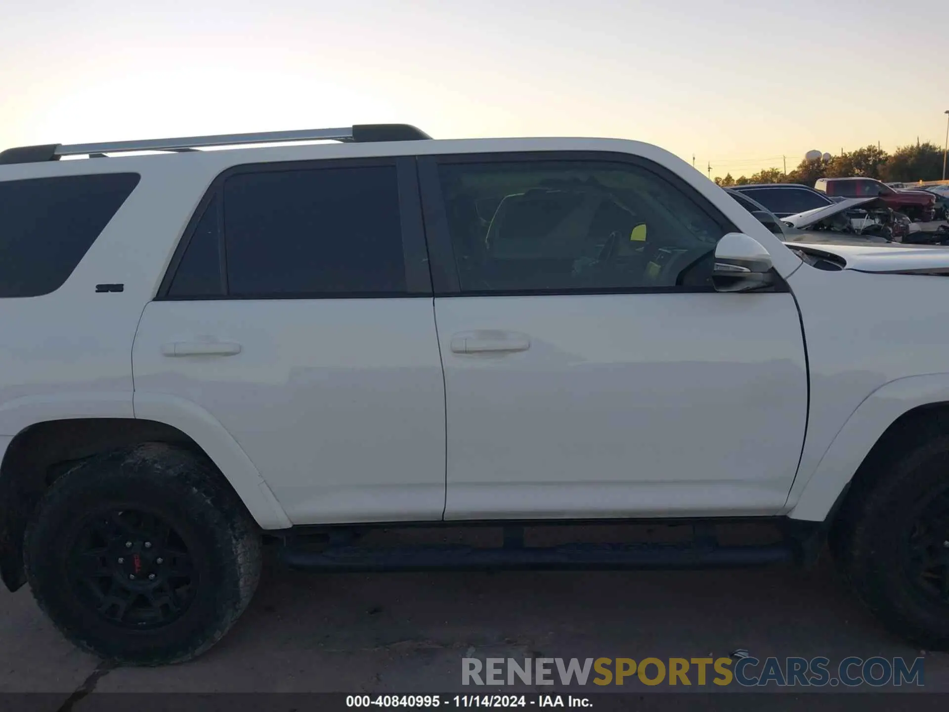 14 Фотография поврежденного автомобиля JTENU5JR9N6067989 TOYOTA 4RUNNER 2022