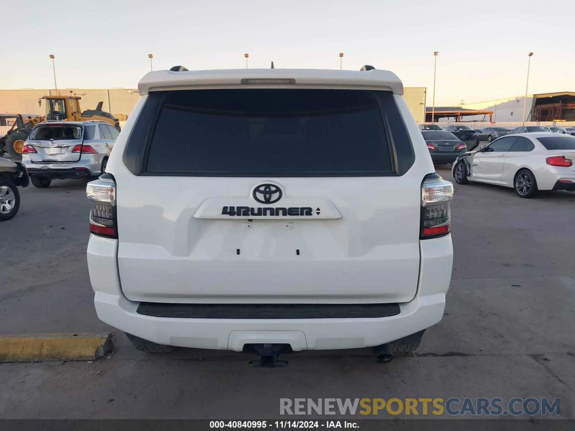 17 Фотография поврежденного автомобиля JTENU5JR9N6067989 TOYOTA 4RUNNER 2022