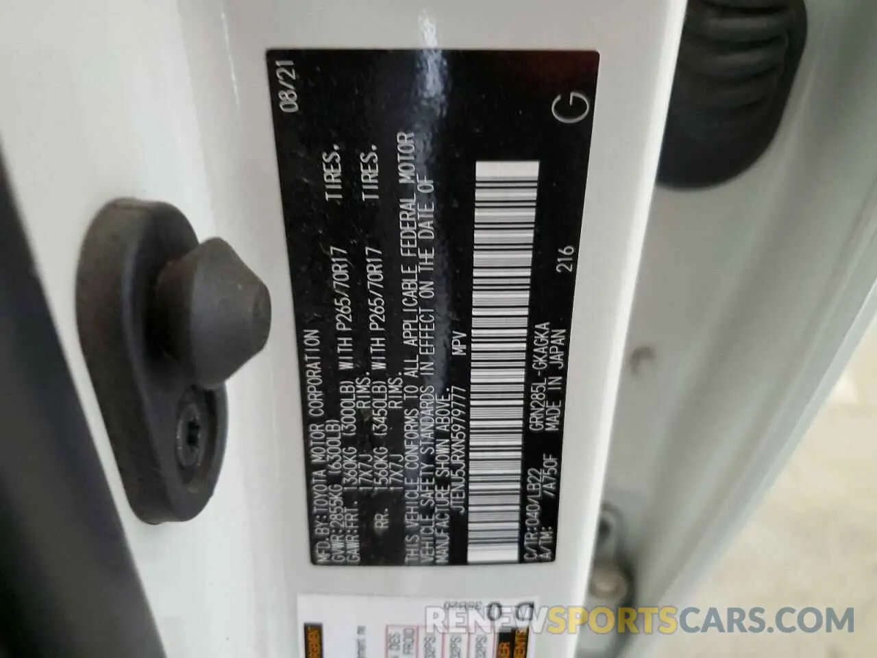 13 Photograph of a damaged car JTENU5JRXN5979777 TOYOTA 4RUNNER 2022