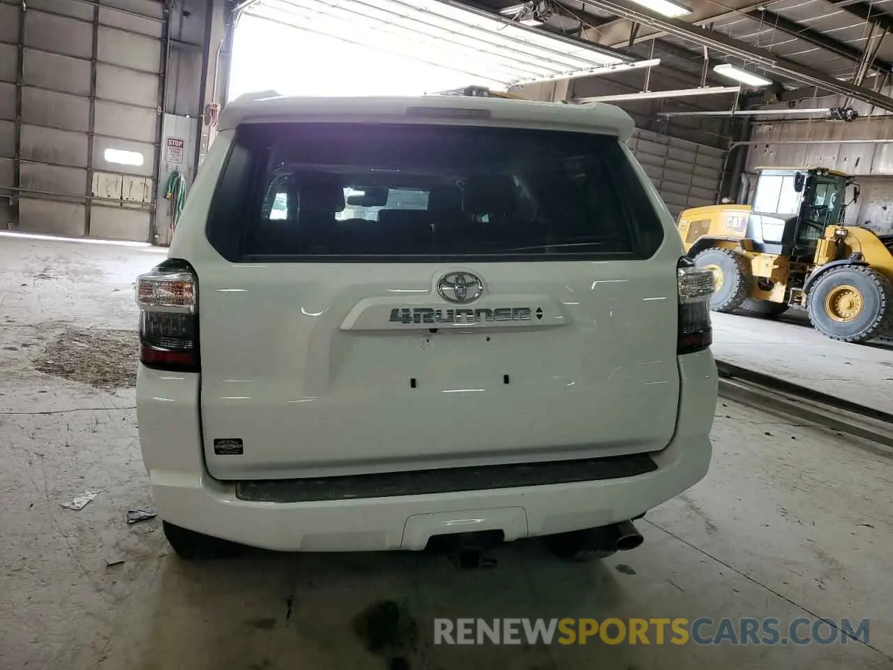 6 Photograph of a damaged car JTENU5JRXN5979777 TOYOTA 4RUNNER 2022