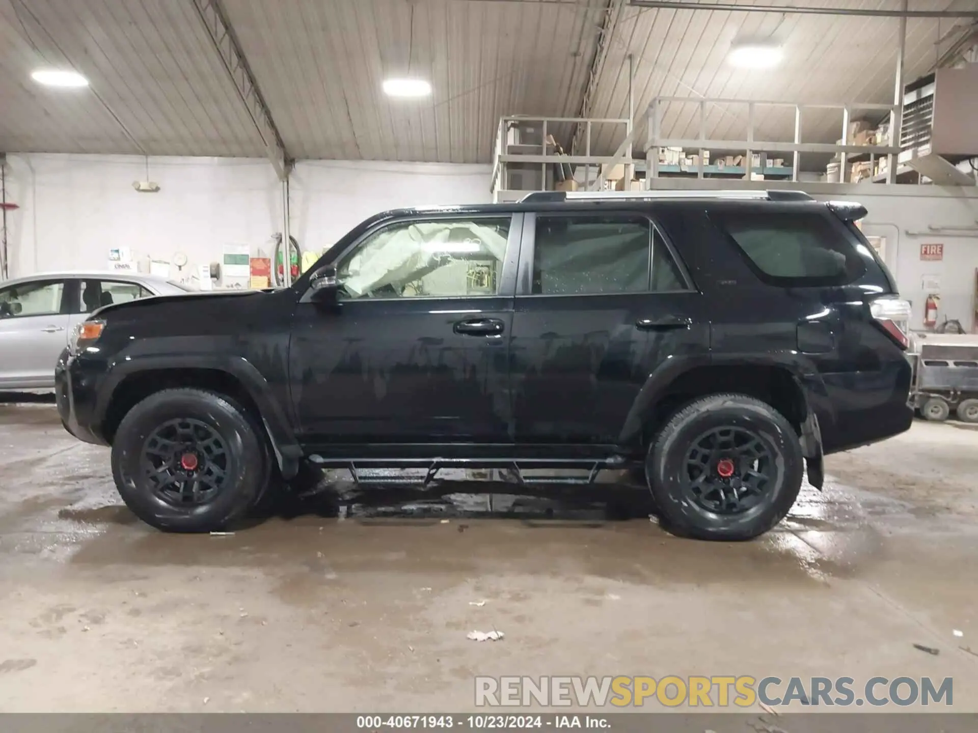 14 Photograph of a damaged car JTENU5JRXN5992917 TOYOTA 4RUNNER 2022
