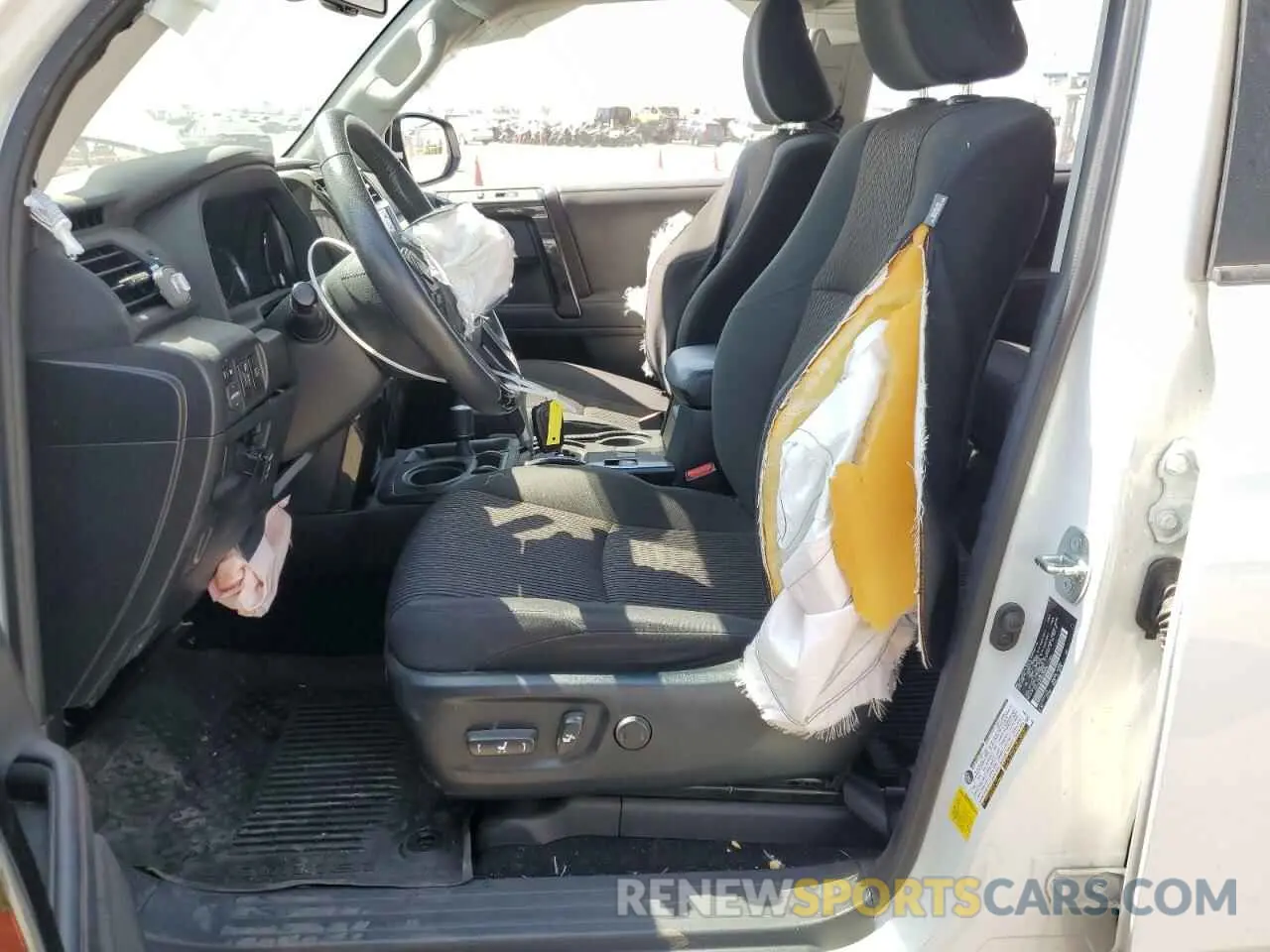 7 Photograph of a damaged car JTEPU5JR0N6006846 TOYOTA 4RUNNER 2022