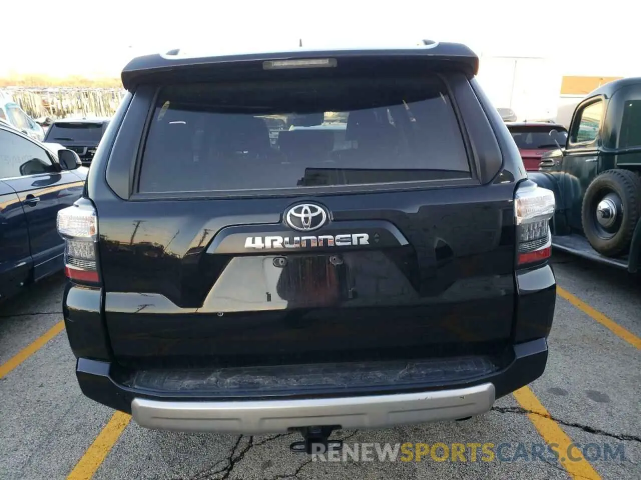6 Photograph of a damaged car JTEPU5JR0N6064021 TOYOTA 4RUNNER 2022