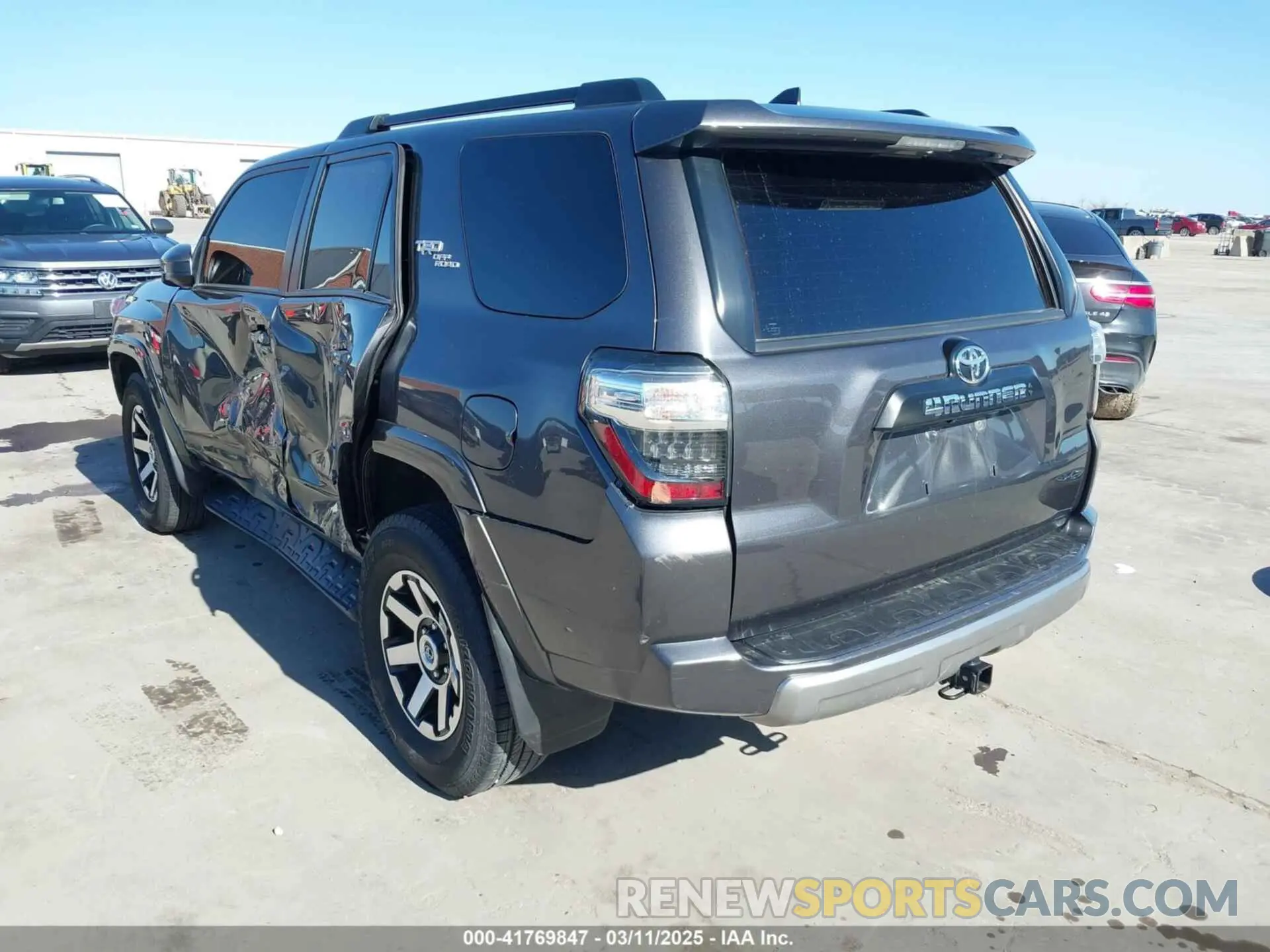 3 Photograph of a damaged car JTEPU5JR4N6020930 TOYOTA 4RUNNER 2022