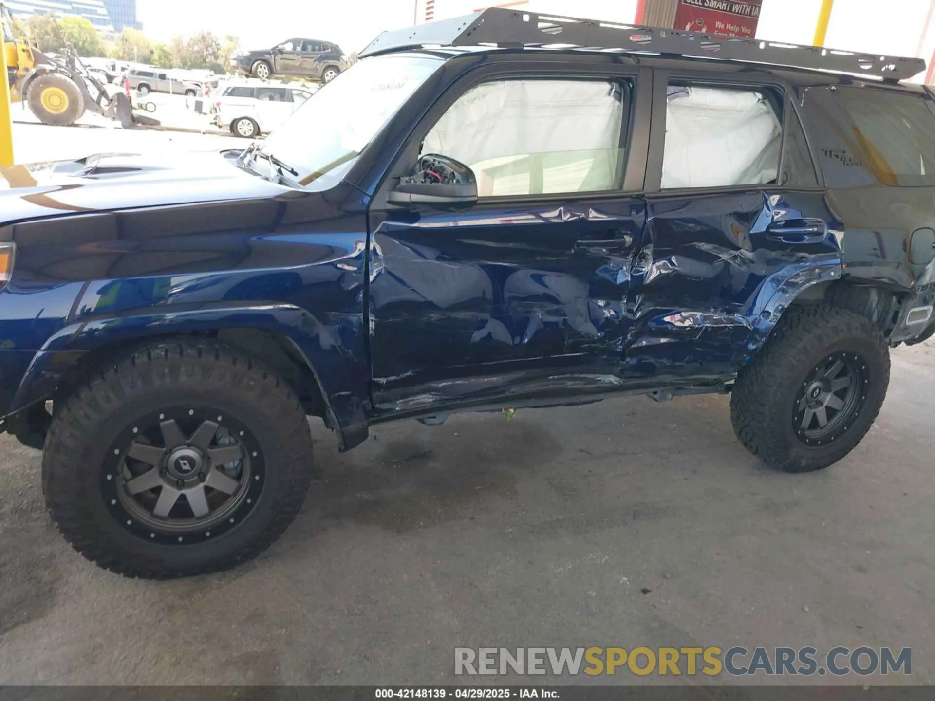 14 Photograph of a damaged car JTEPU5JR9N6051736 TOYOTA 4RUNNER 2022