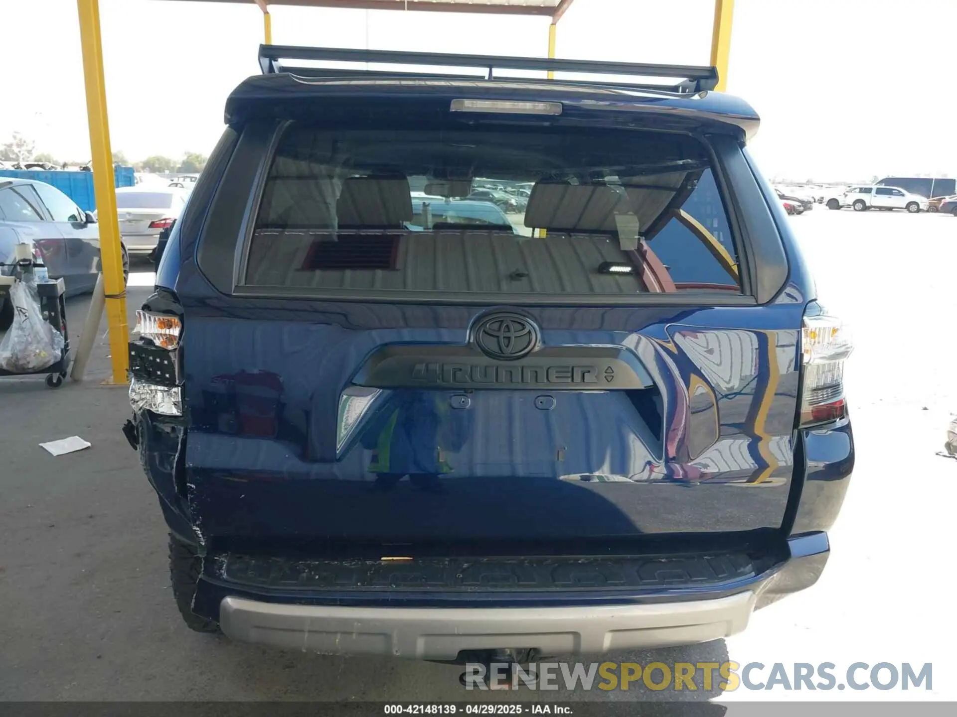 16 Photograph of a damaged car JTEPU5JR9N6051736 TOYOTA 4RUNNER 2022