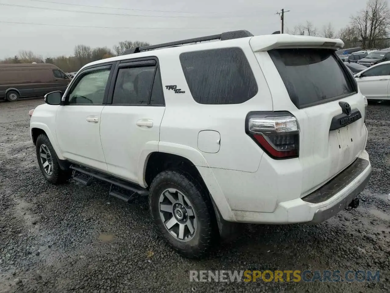 2 Photograph of a damaged car JTERU5JR0N6068532 TOYOTA 4RUNNER 2022