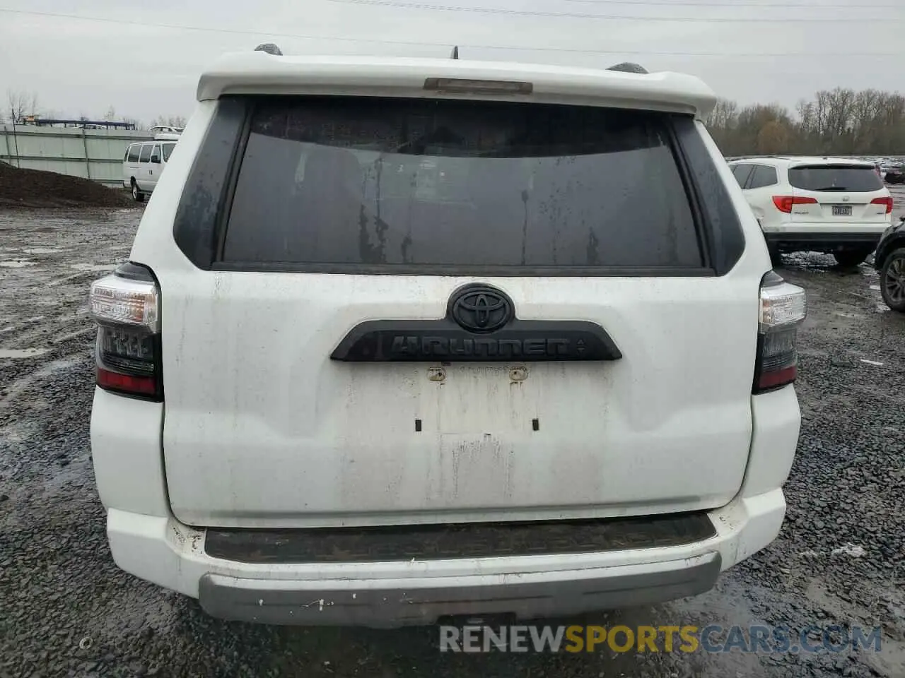 6 Photograph of a damaged car JTERU5JR0N6068532 TOYOTA 4RUNNER 2022