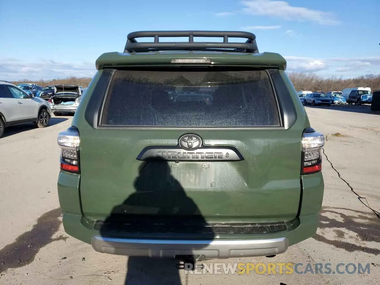 6 Photograph of a damaged car JTERU5JR0N6086013 TOYOTA 4RUNNER 2022