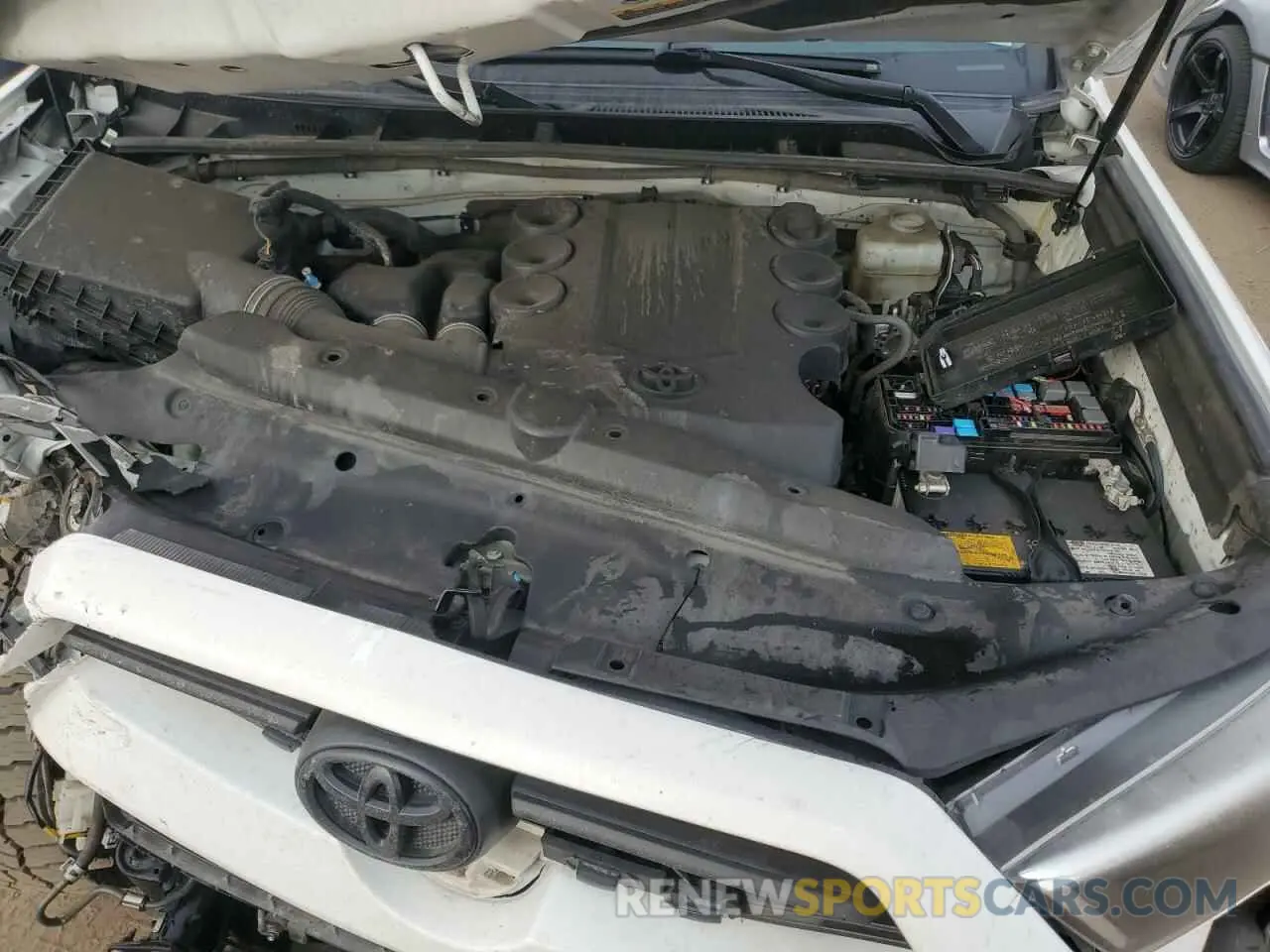 12 Photograph of a damaged car JTERU5JR1N5971682 TOYOTA 4RUNNER 2022