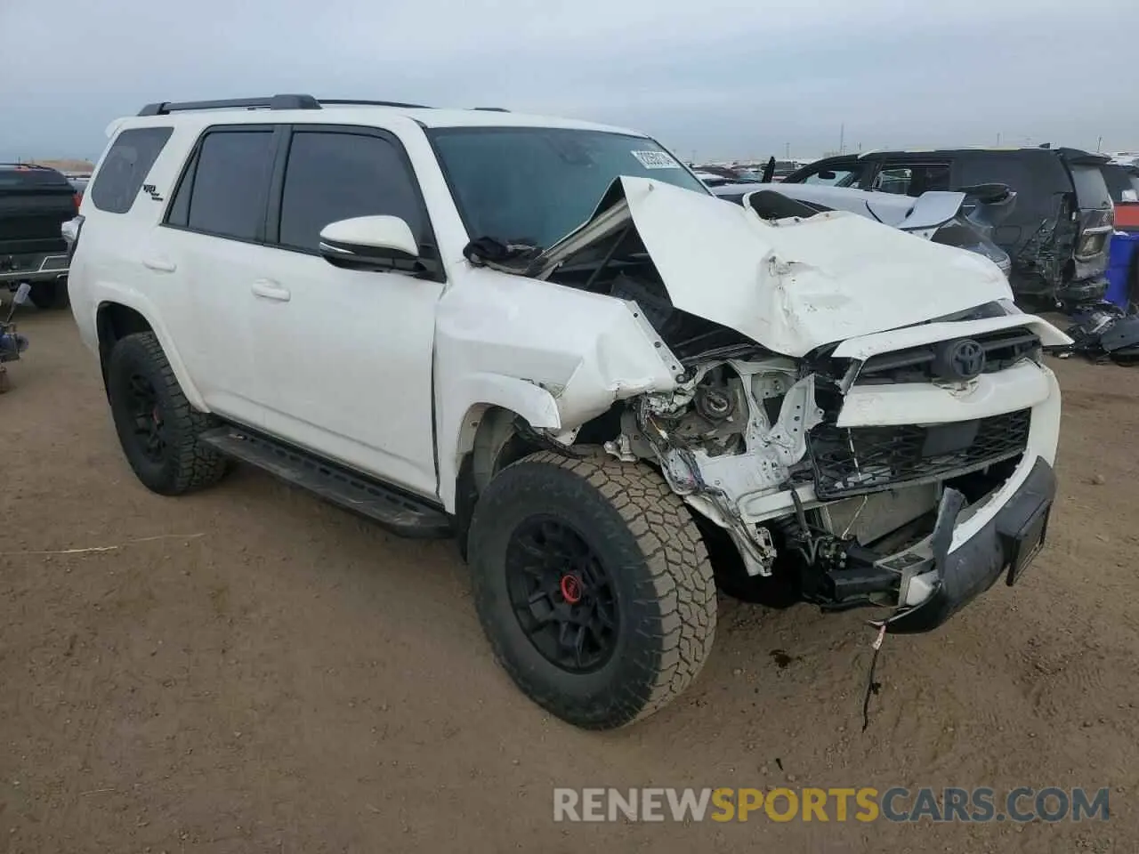 4 Photograph of a damaged car JTERU5JR1N5971682 TOYOTA 4RUNNER 2022