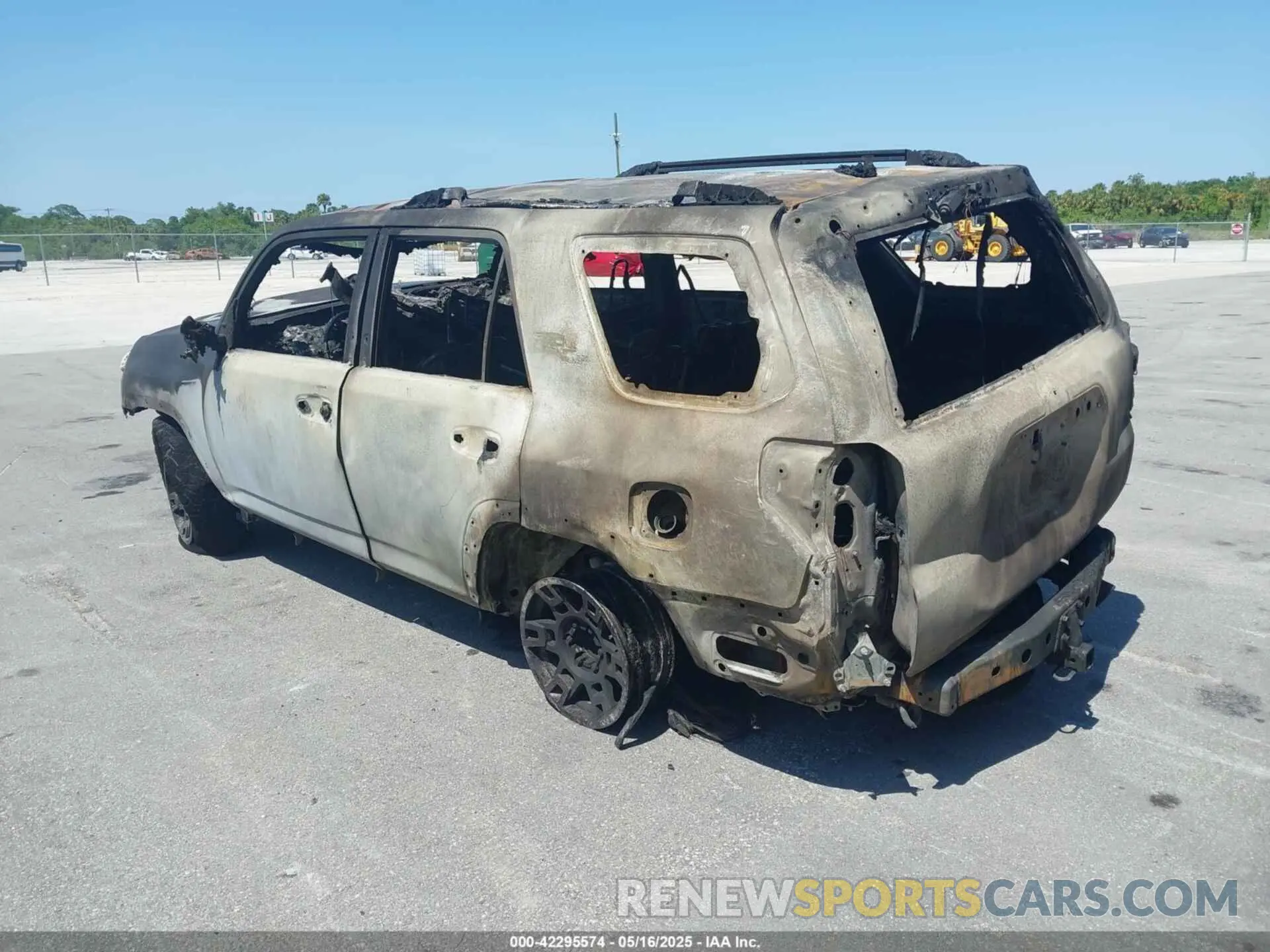 3 Photograph of a damaged car JTERU5JR1N6011904 TOYOTA 4RUNNER 2022