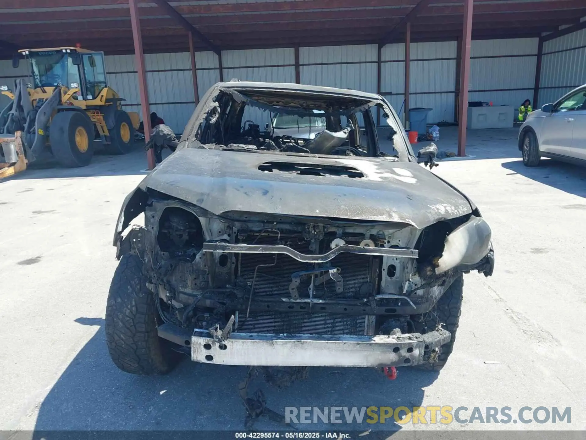 6 Photograph of a damaged car JTERU5JR1N6011904 TOYOTA 4RUNNER 2022