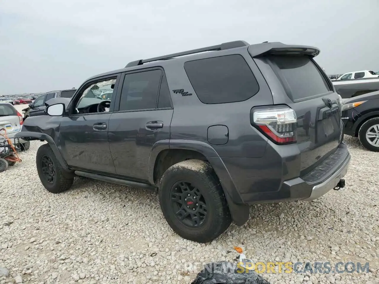 2 Фотография поврежденного автомобиля JTERU5JR2N6085655 TOYOTA 4RUNNER 2022