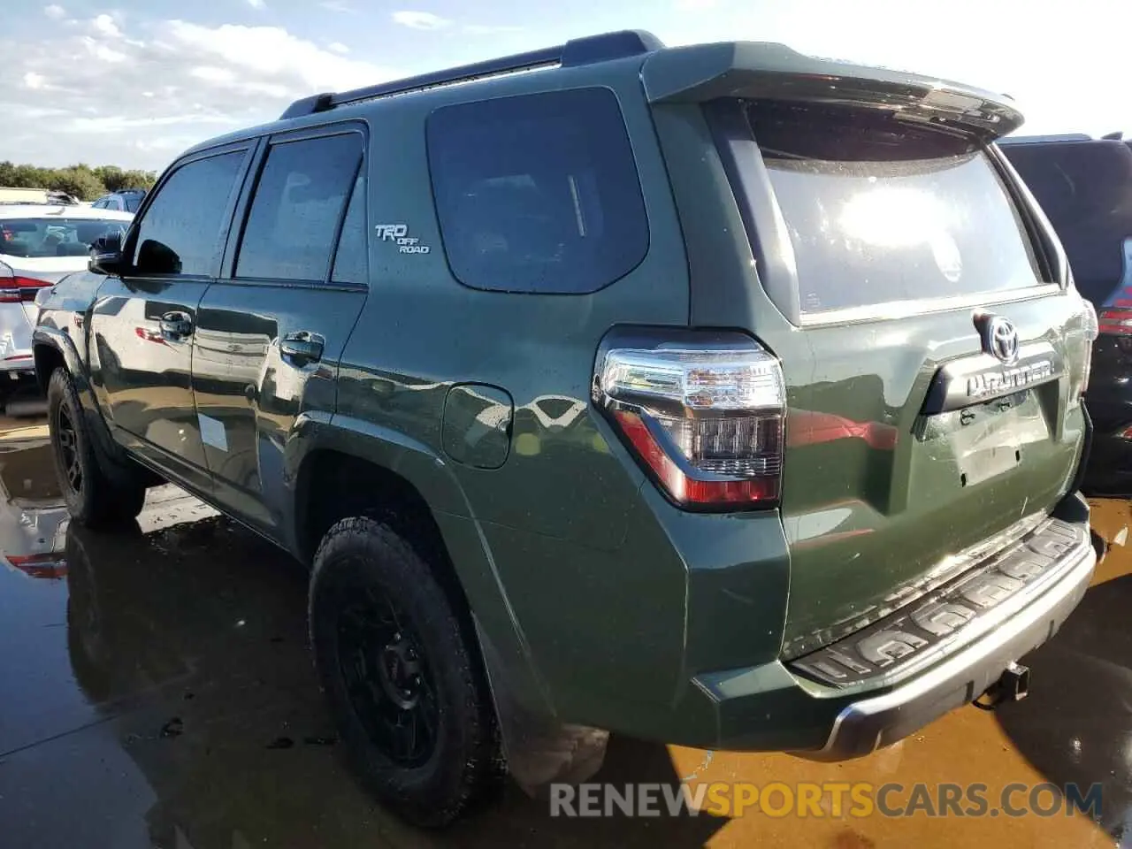 2 Photograph of a damaged car JTERU5JR3N5974244 TOYOTA 4RUNNER 2022