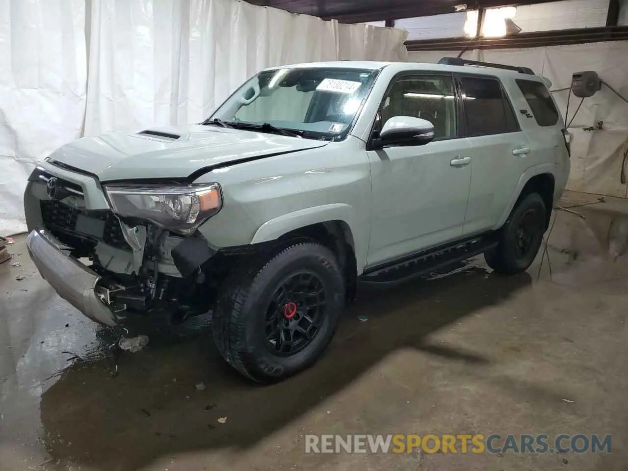 1 Photograph of a damaged car JTERU5JR3N6045570 TOYOTA 4RUNNER 2022