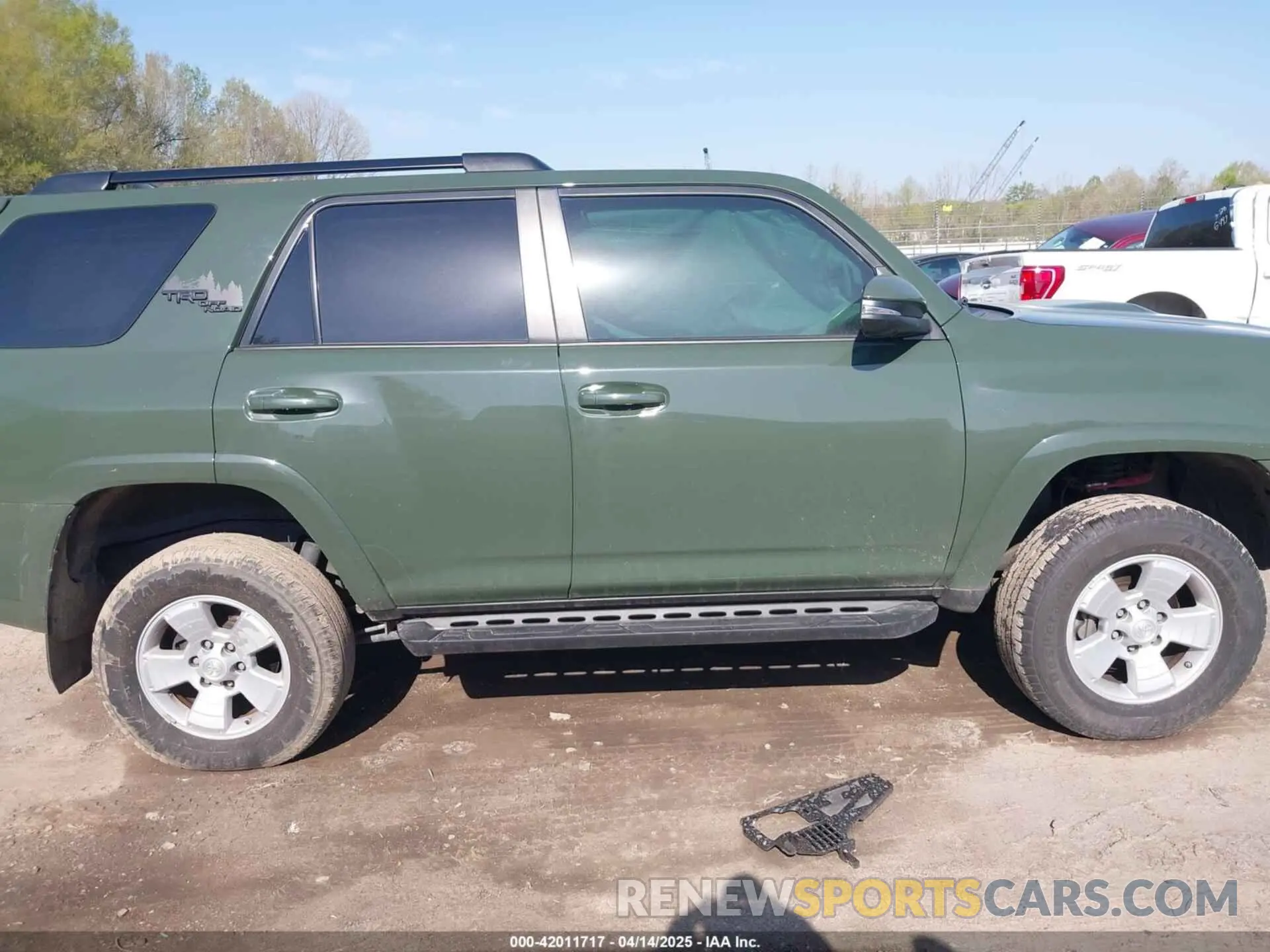 13 Фотография поврежденного автомобиля JTERU5JR4N5973488 TOYOTA 4RUNNER 2022