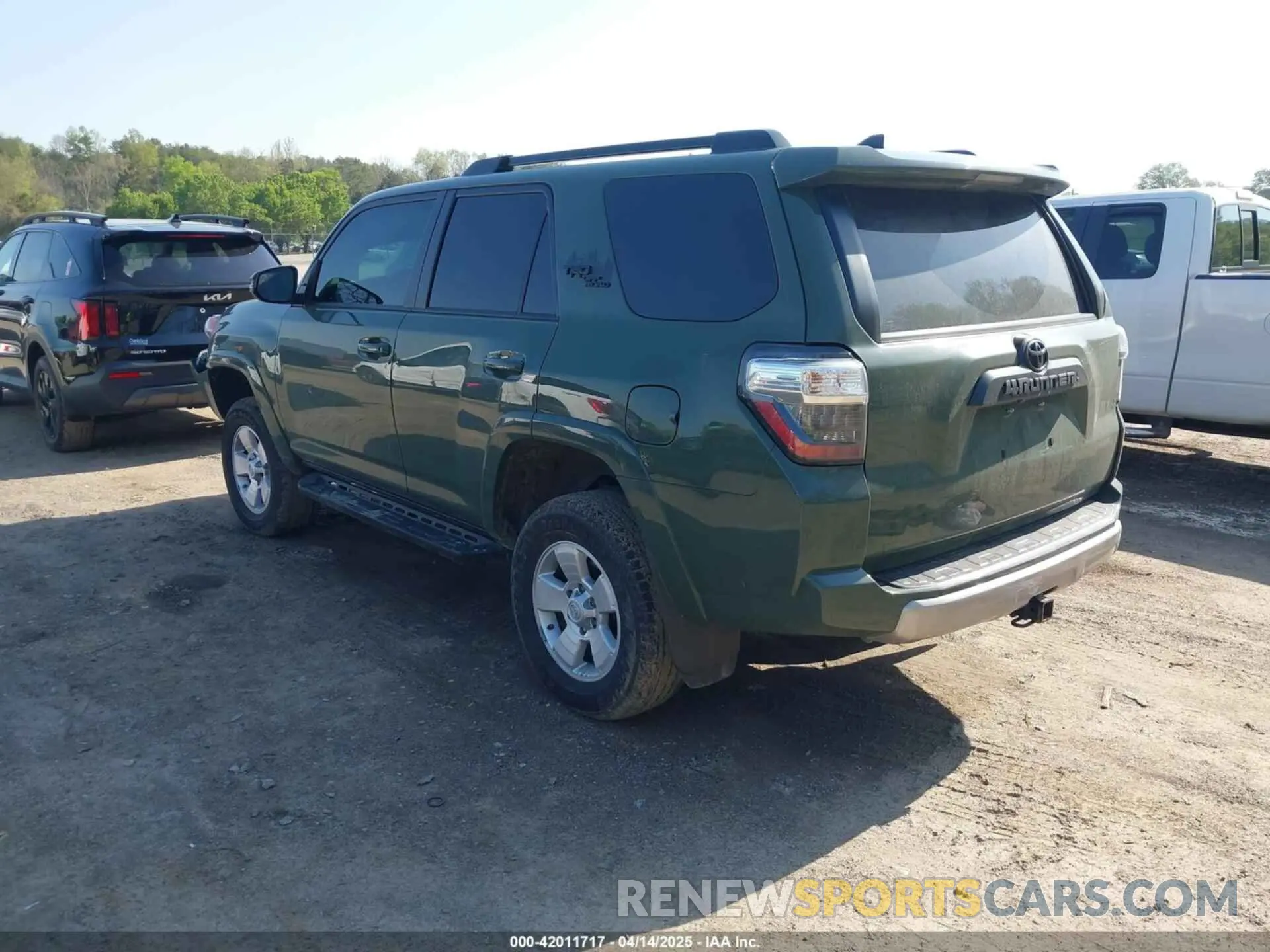 3 Фотография поврежденного автомобиля JTERU5JR4N5973488 TOYOTA 4RUNNER 2022