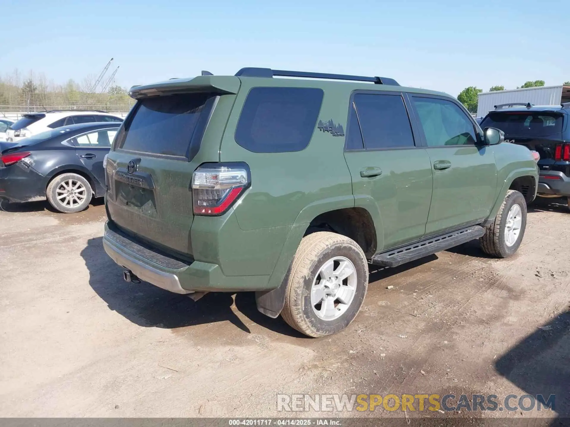 4 Фотография поврежденного автомобиля JTERU5JR4N5973488 TOYOTA 4RUNNER 2022