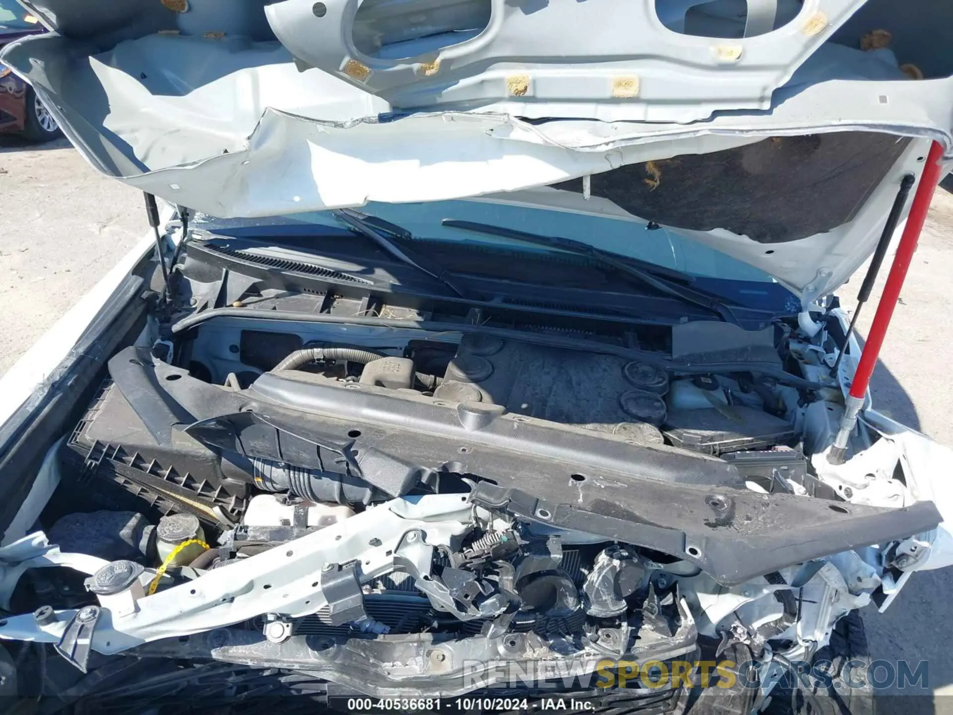 10 Photograph of a damaged car JTERU5JR5N6009945 TOYOTA 4RUNNER 2022