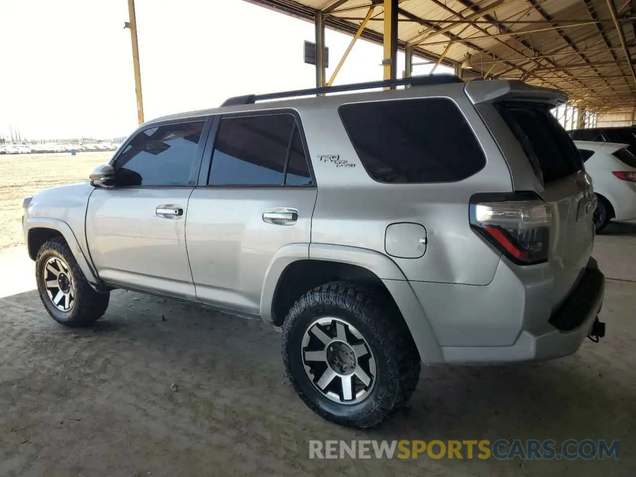 2 Фотография поврежденного автомобиля JTERU5JR5N6022517 TOYOTA 4RUNNER 2022