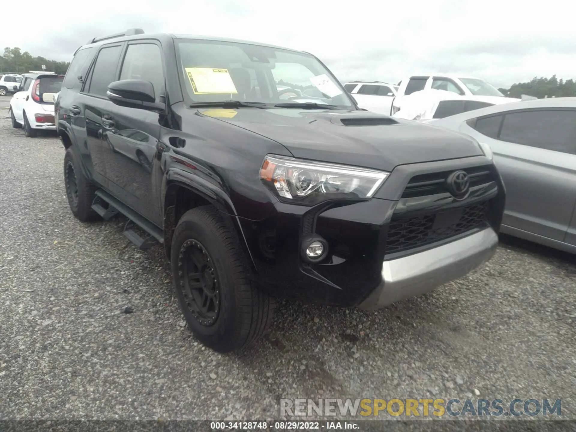 1 Photograph of a damaged car JTERU5JR5N6045005 TOYOTA 4RUNNER 2022