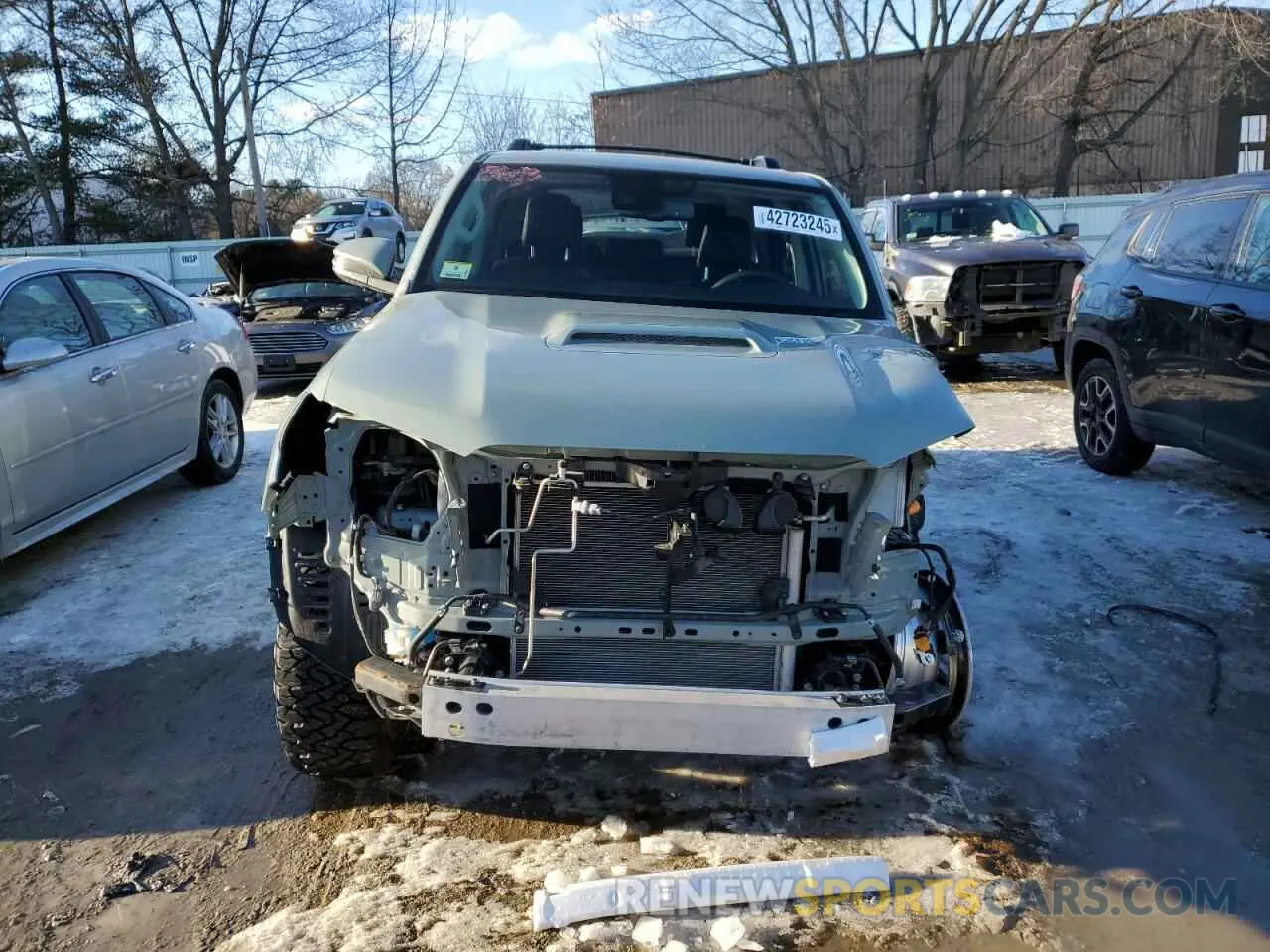 5 Photograph of a damaged car JTERU5JR6N6080118 TOYOTA 4RUNNER 2022