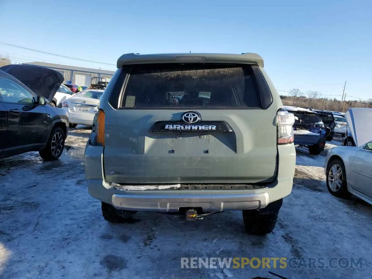 6 Photograph of a damaged car JTERU5JR6N6080118 TOYOTA 4RUNNER 2022