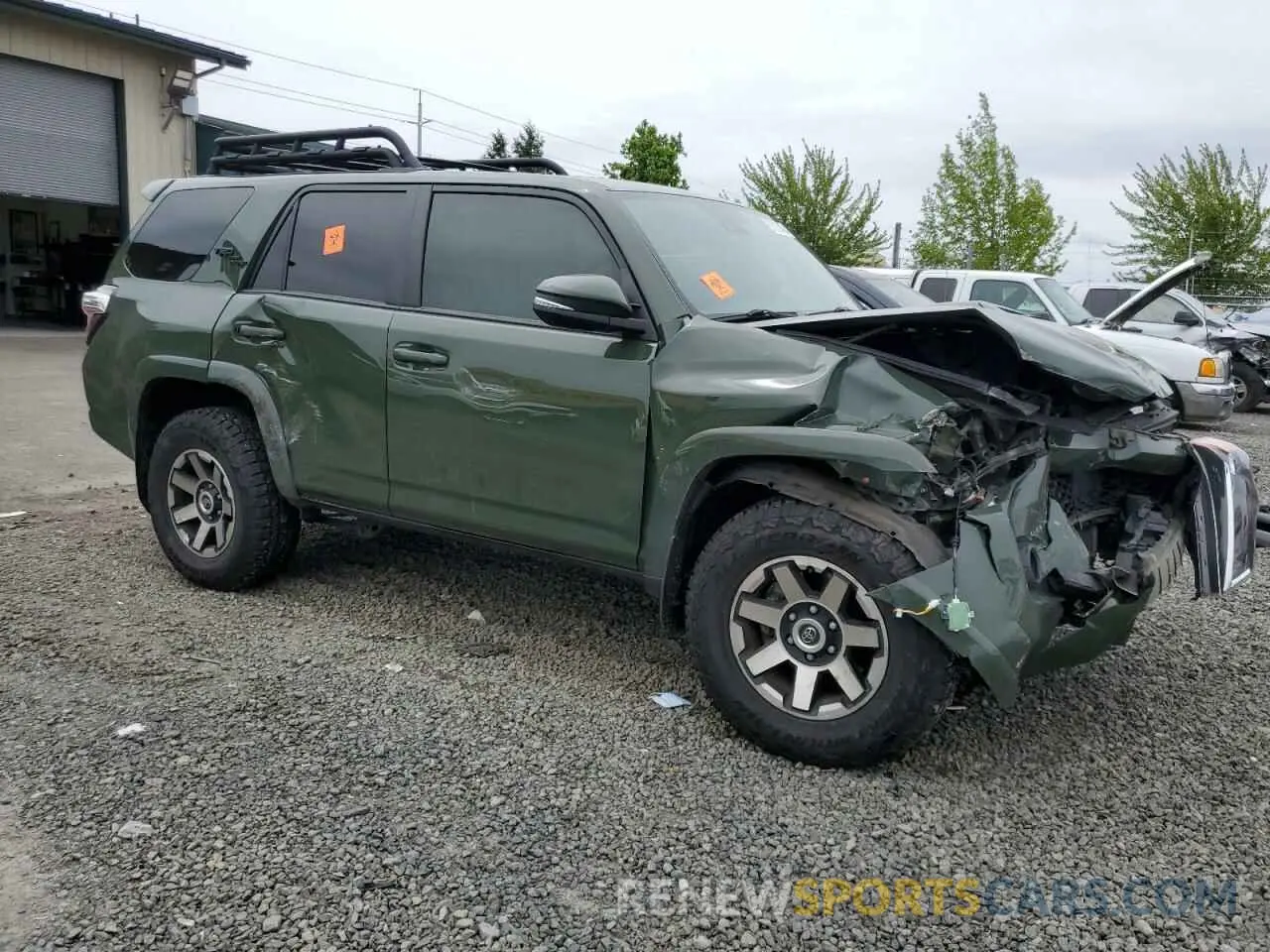 4 Photograph of a damaged car JTERU5JR7N6039464 TOYOTA 4RUNNER 2022