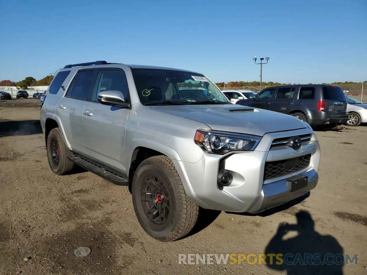 1 Фотография поврежденного автомобиля JTERU5JR7N6076689 TOYOTA 4RUNNER 2022