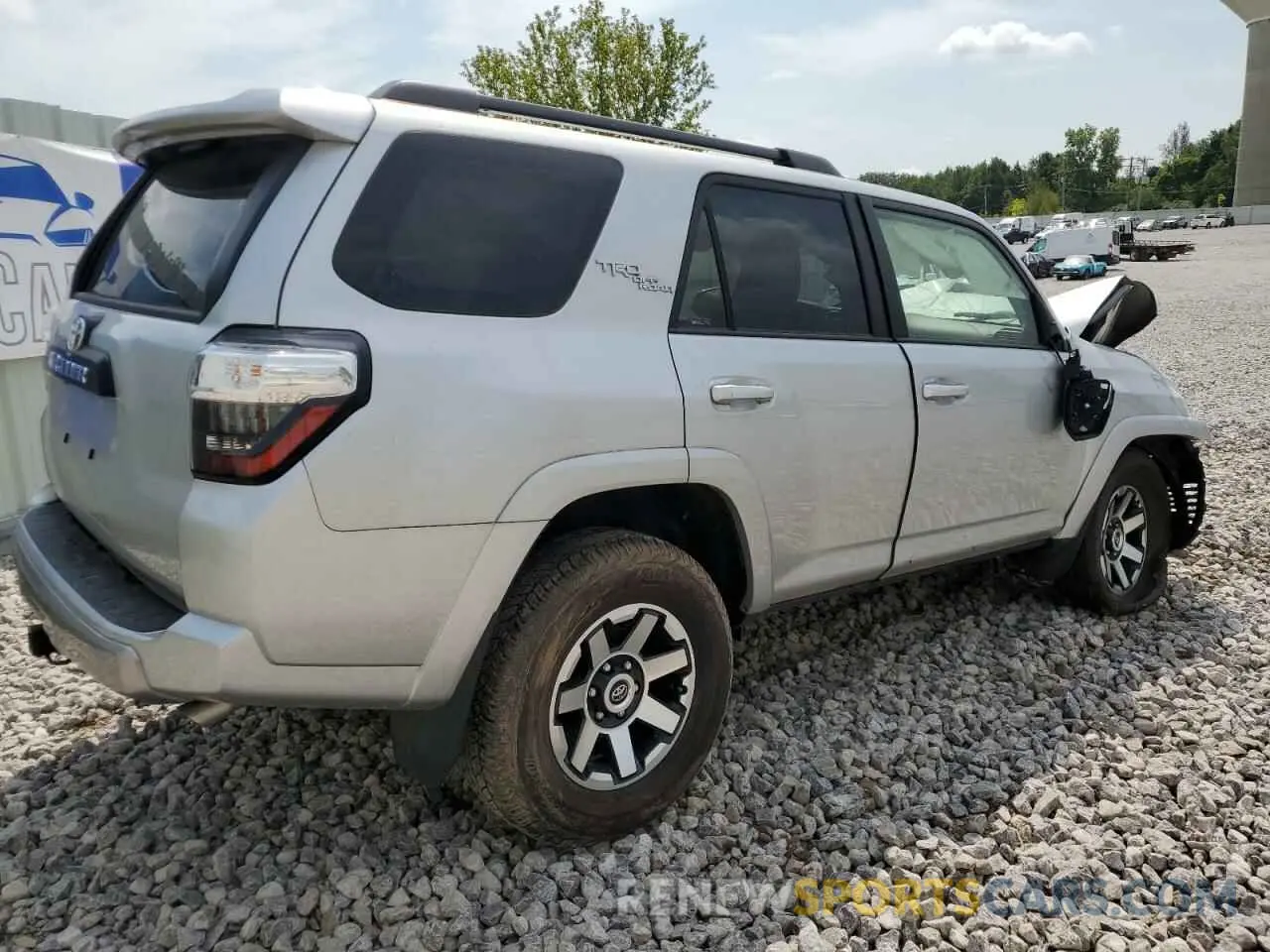 3 Photograph of a damaged car JTERU5JR9N6020320 TOYOTA 4RUNNER 2022