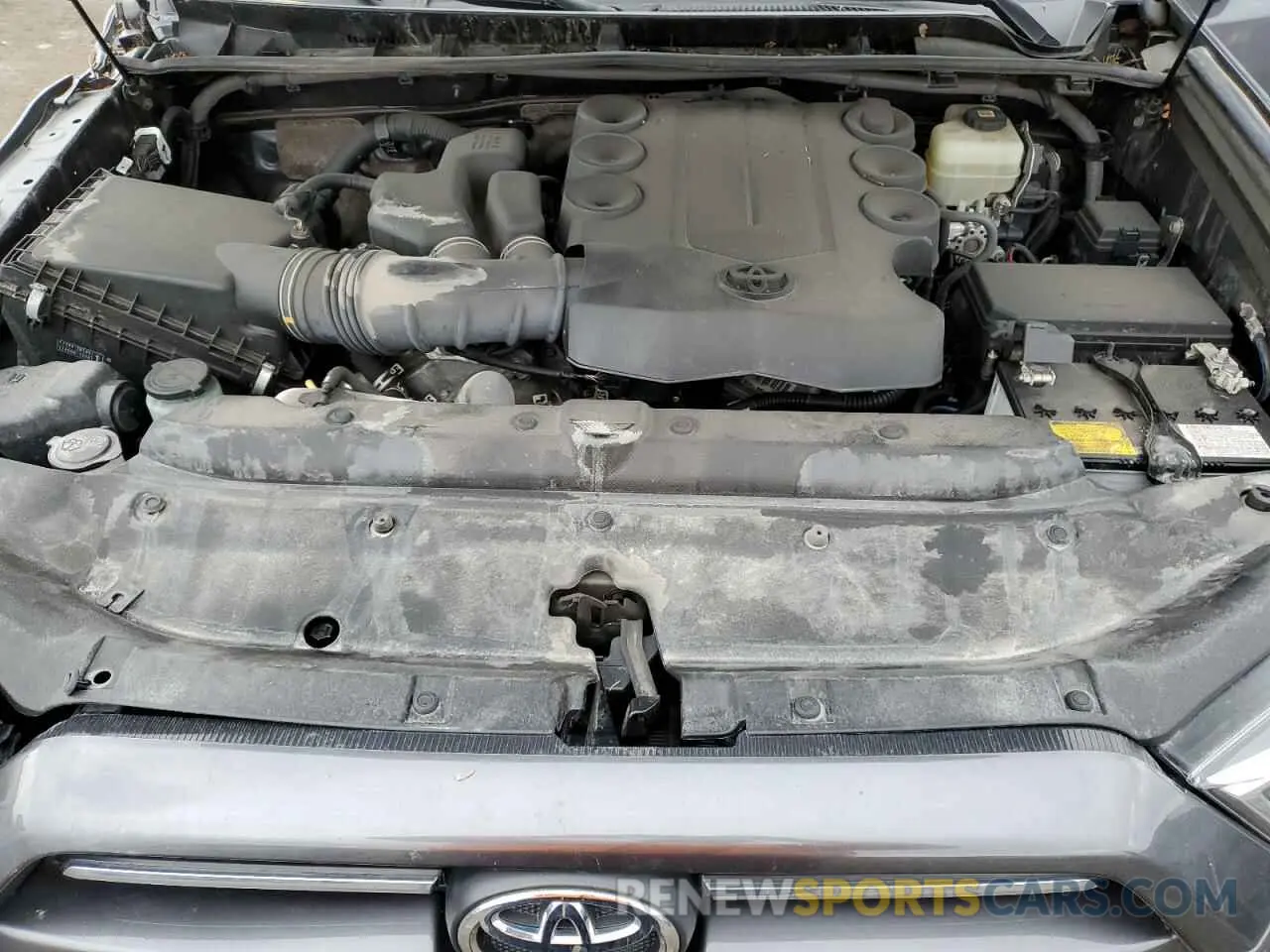 11 Photograph of a damaged car JTERU5JR9N6032418 TOYOTA 4RUNNER 2022