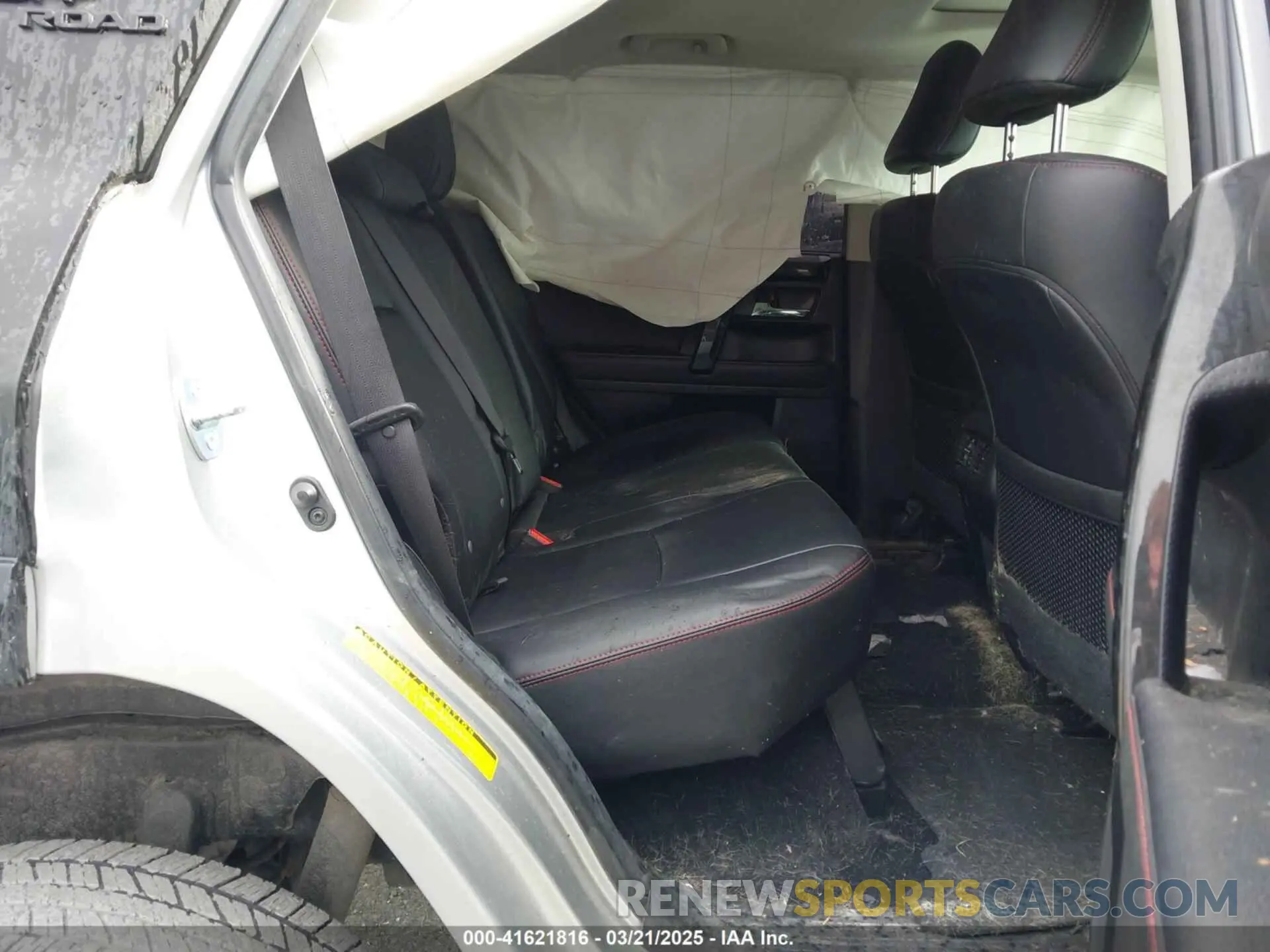 8 Photograph of a damaged car JTERU5JR9N6052622 TOYOTA 4RUNNER 2022