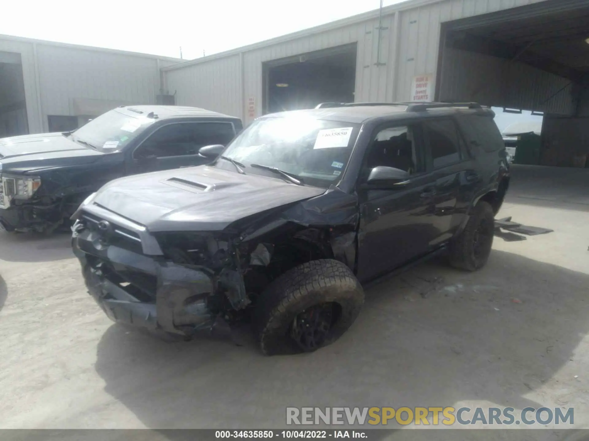 2 Photograph of a damaged car JTERU5JR9N6083353 TOYOTA 4RUNNER 2022