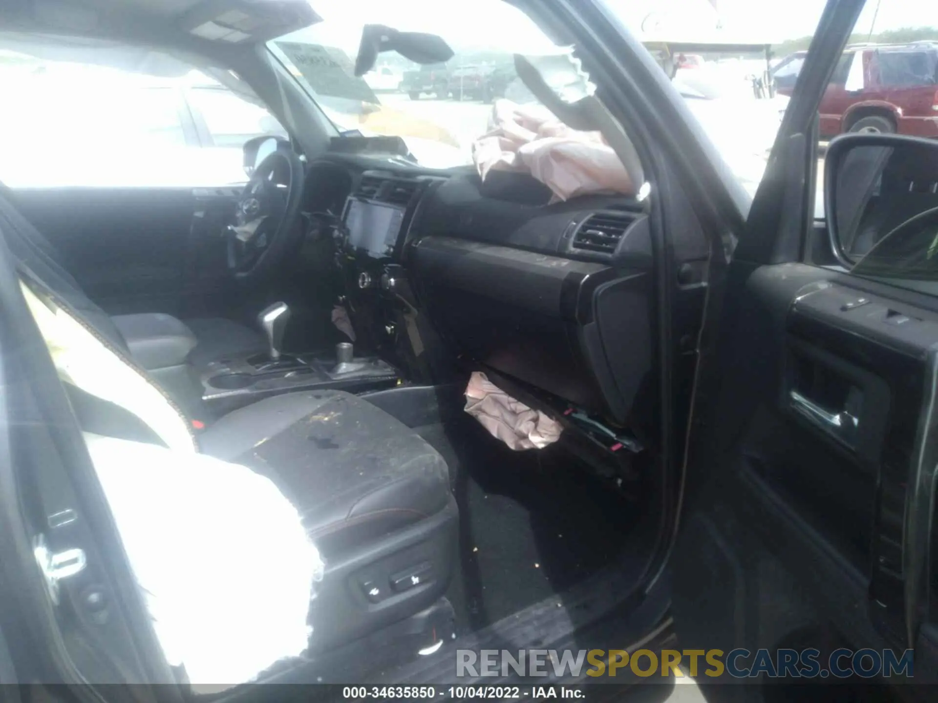 5 Photograph of a damaged car JTERU5JR9N6083353 TOYOTA 4RUNNER 2022