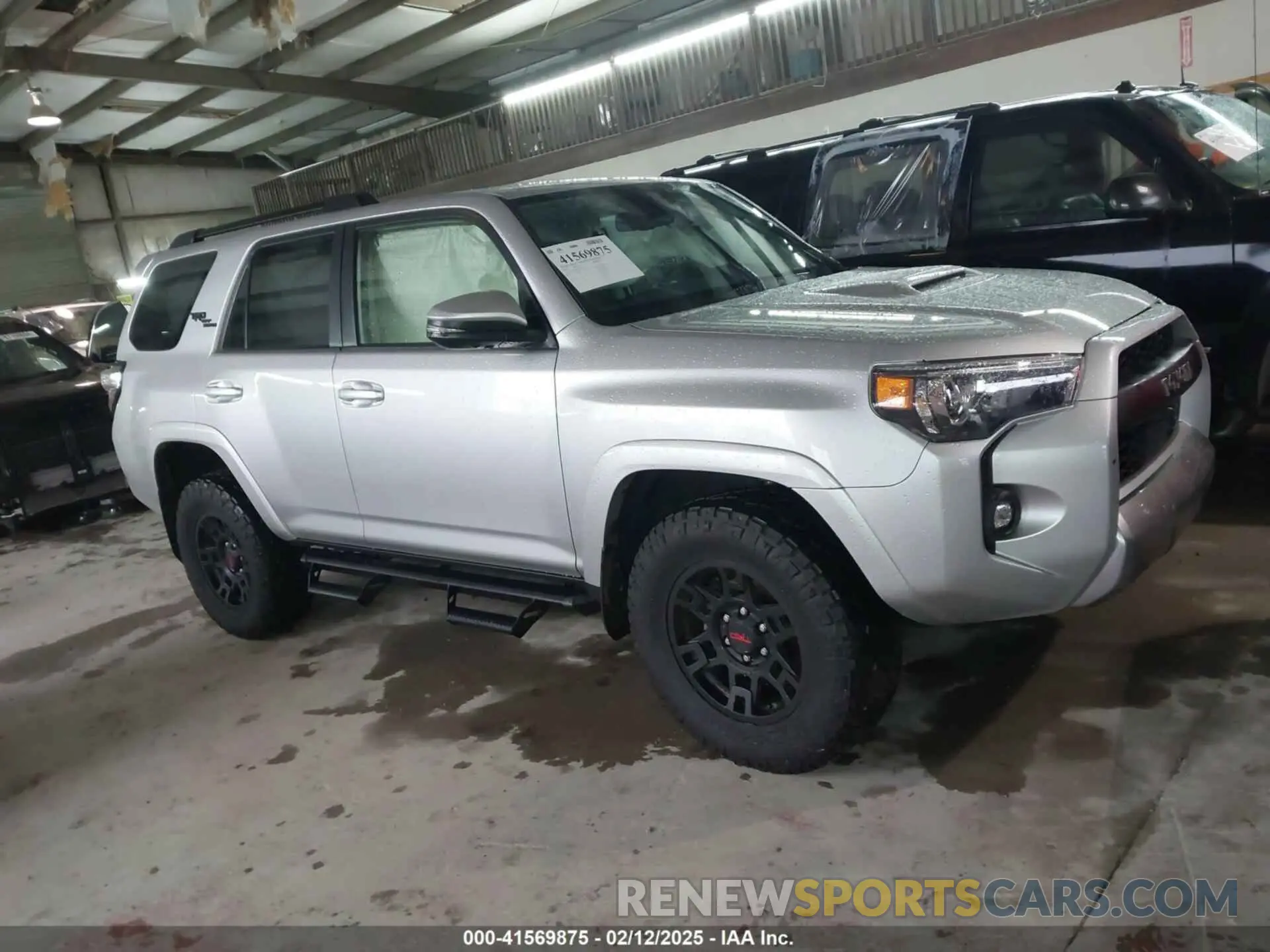 13 Photograph of a damaged car JTERU5JRXN6039331 TOYOTA 4RUNNER 2022