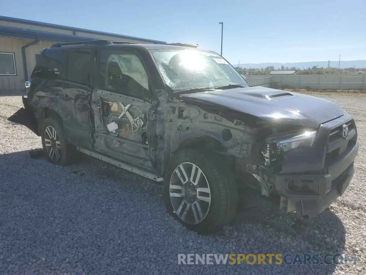 4 Photograph of a damaged car JTESU5JR5N5972982 TOYOTA 4RUNNER 2022