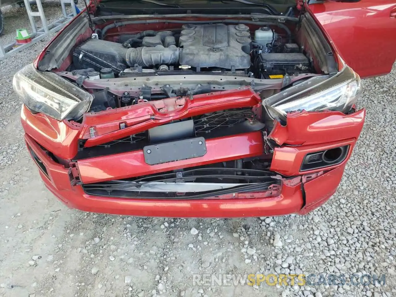 12 Photograph of a damaged car JTESU5JR7N6005168 TOYOTA 4RUNNER 2022