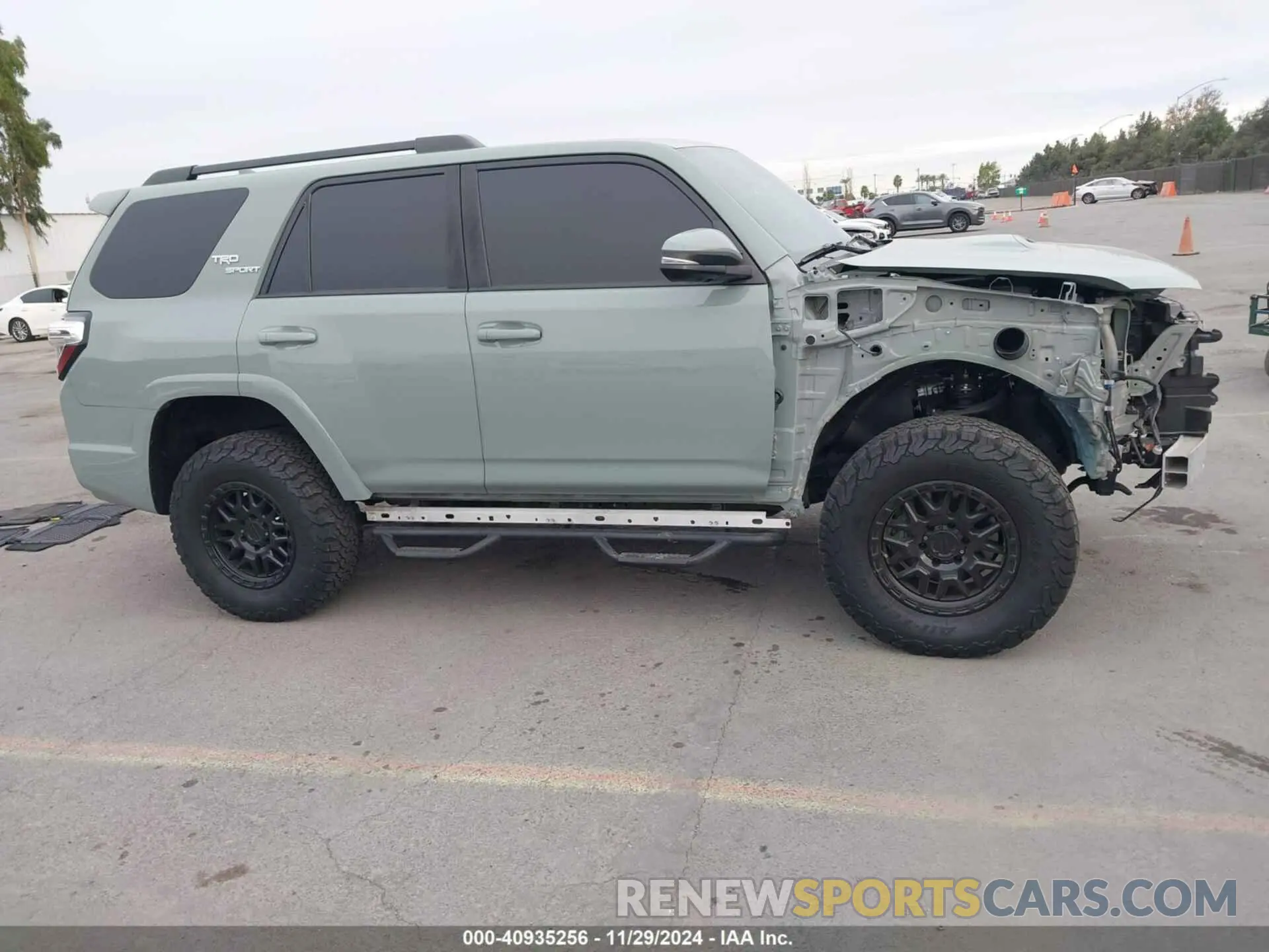 19 Photograph of a damaged car JTESU5JR7N6065337 TOYOTA 4RUNNER 2022