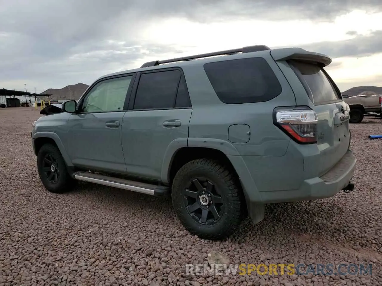 2 Photograph of a damaged car JTETU5JR7N6048512 TOYOTA 4RUNNER 2022
