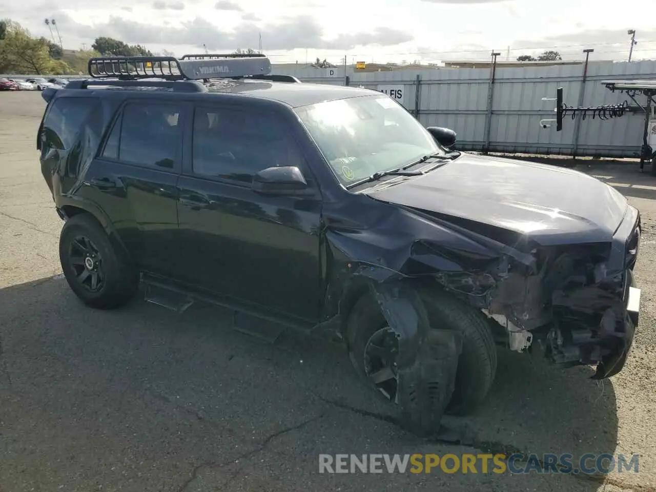 4 Photograph of a damaged car JTETU5JR8N6019228 TOYOTA 4RUNNER 2022