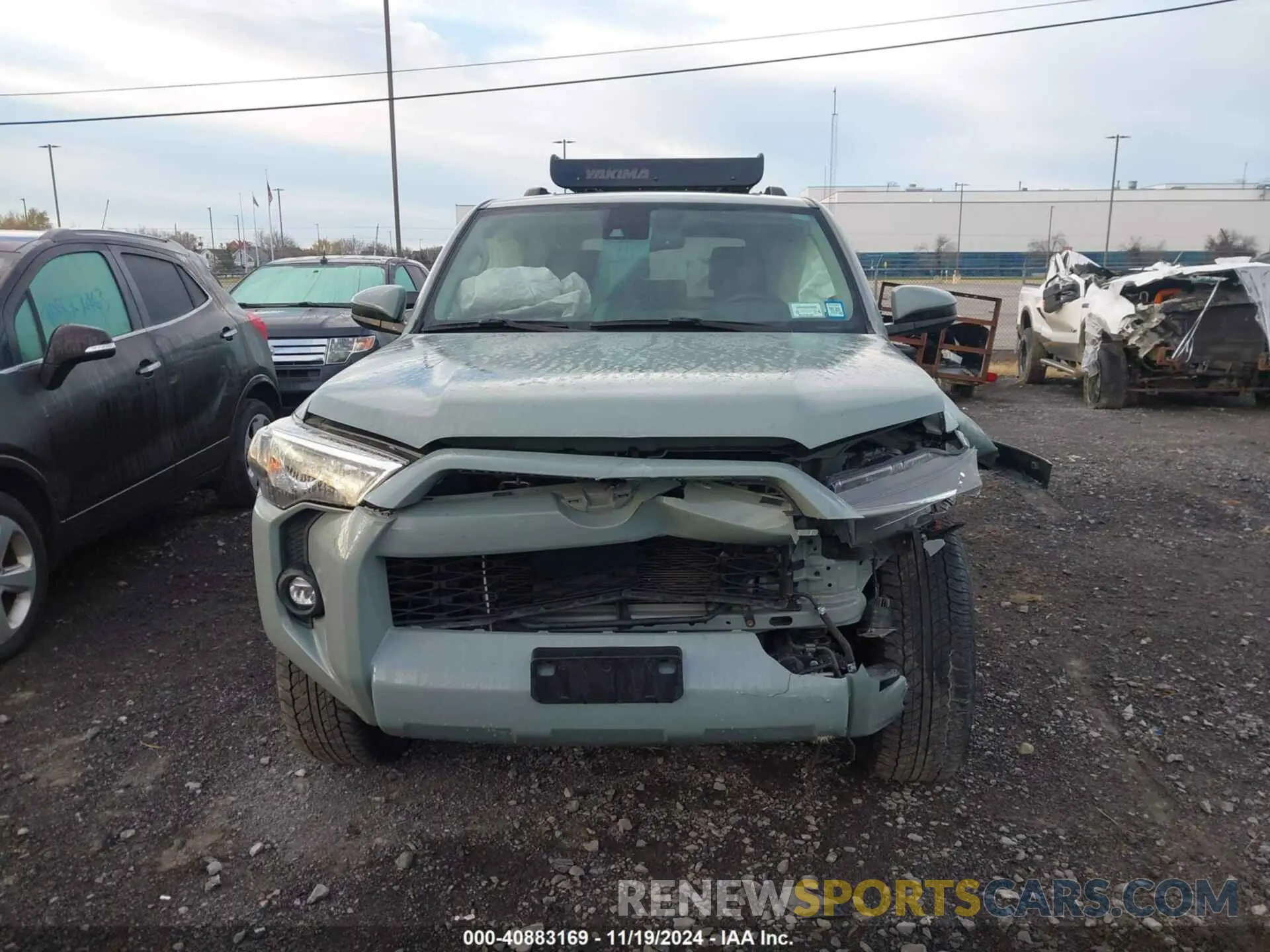 12 Photograph of a damaged car JTETU5JRXN6049783 TOYOTA 4RUNNER 2022