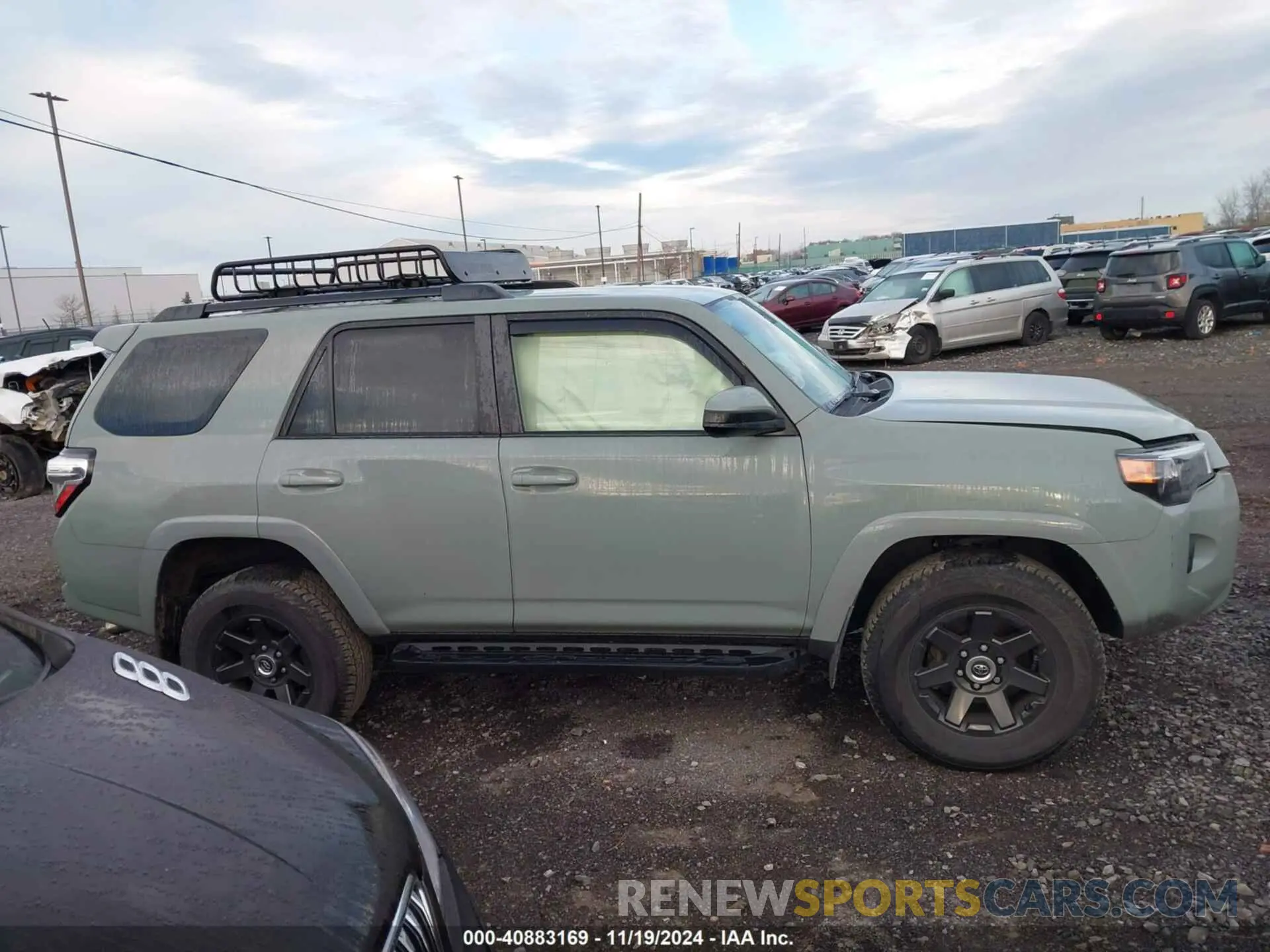 13 Photograph of a damaged car JTETU5JRXN6049783 TOYOTA 4RUNNER 2022