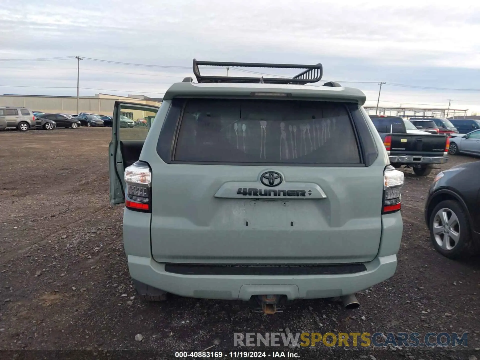 16 Photograph of a damaged car JTETU5JRXN6049783 TOYOTA 4RUNNER 2022
